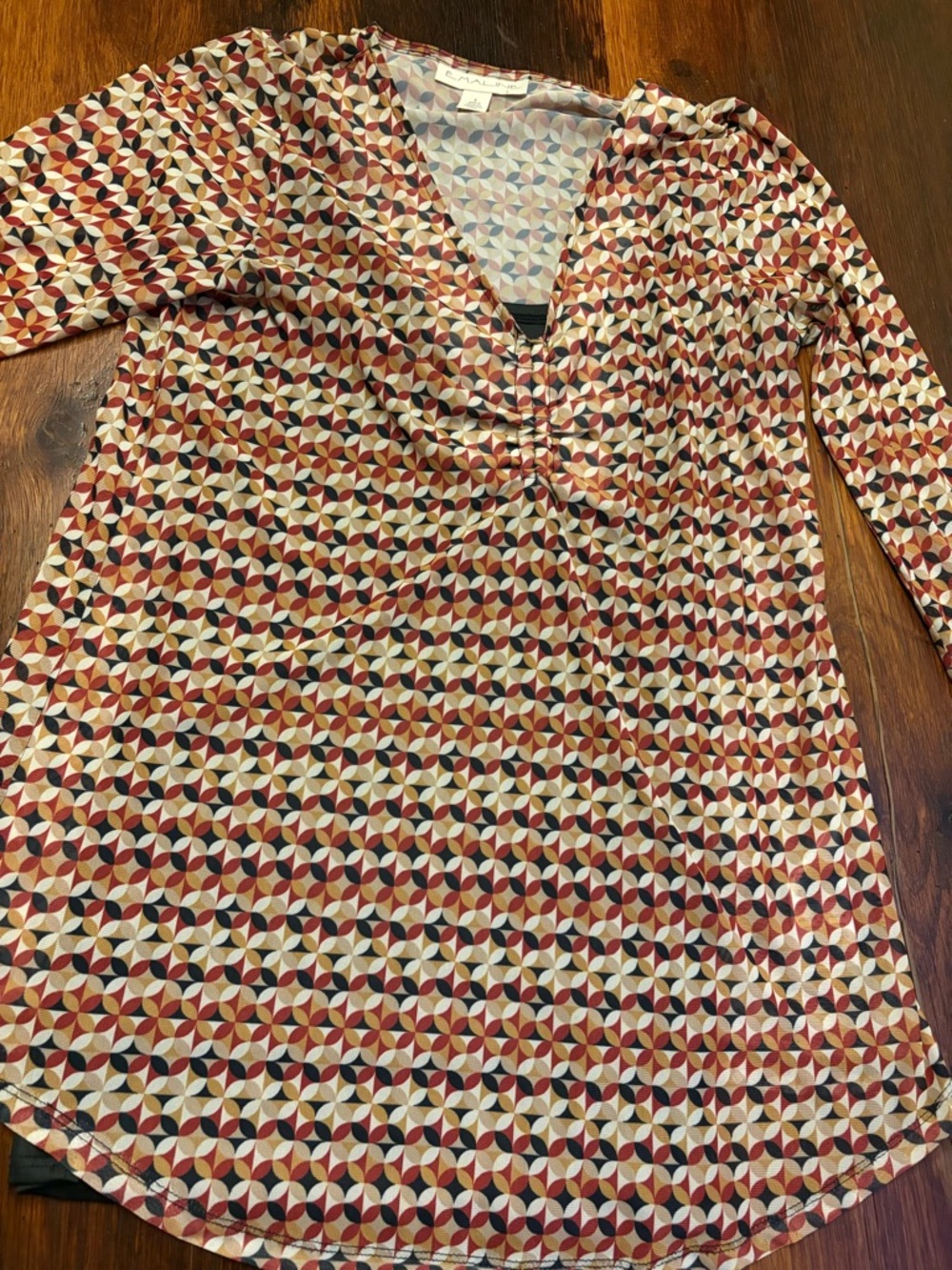 Emaline Size Small Red Geometric V-Neck Long Sleeve Blouse lined with black cami